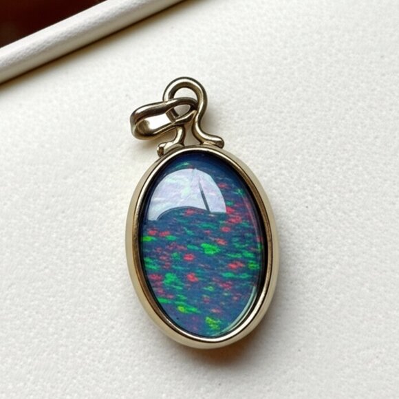 Simulated Faux Opalite Pendant Oval Shaped Fashion Costume Sparkly Classic - Picture 1 of 4